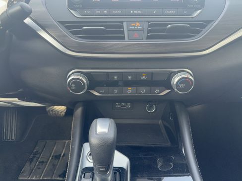 Used 2023 Nissan Altima 2.5 SV image 12