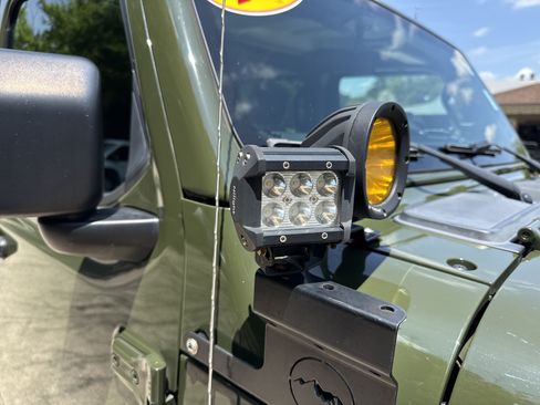 Used 2021 Jeep Gladiator Sport AWD/4WD image 16
