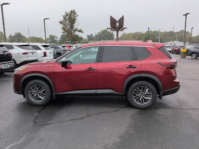 Used 2025 Nissan Rogue S FWD image 4