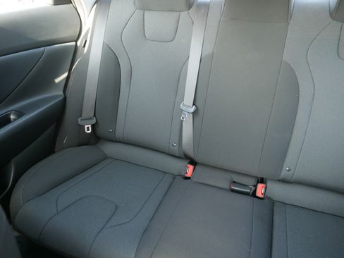 Certified 2025 Hyundai Elantra SE FWD image 12