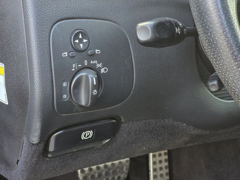 Used 2009 Mercedes-Benz CLK 350 Coupe image 10