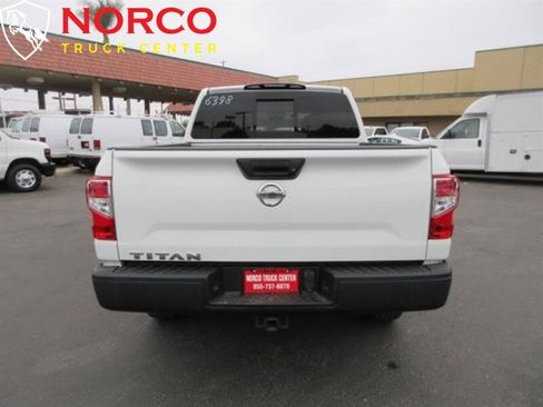 Used 2017 Nissan Titan S image 7