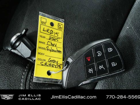 Used 2025 Chevrolet Suburban LT RWD image 40