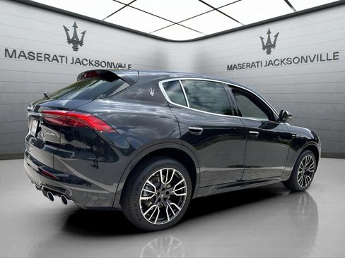 New 2025 Maserati Grecale GT image 12