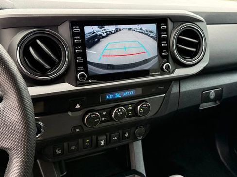 Used 2022 Toyota Tacoma TRD Sport w/ Technology Package RWD image 18