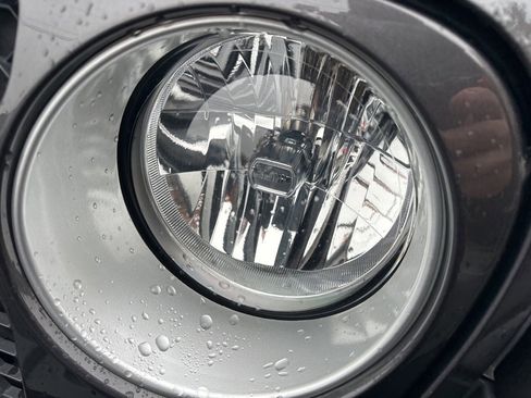 Used 2023 Jeep Gladiator Overland image 9