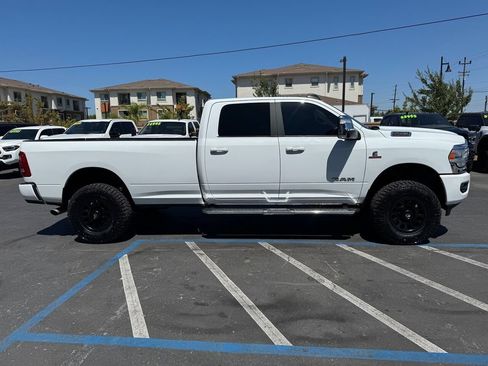 Used 2024 RAM 2500 Laramie AWD/4WD image 7
