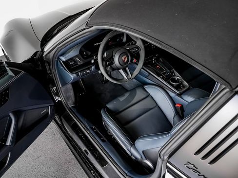 Certified 2025 Porsche 911 Targa 4 GTS image 4