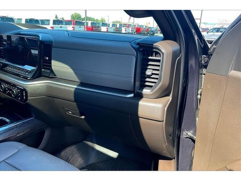 Used 2022 Chevrolet Silverado 1500 LTZ w/ LTZ Premium Package image 17