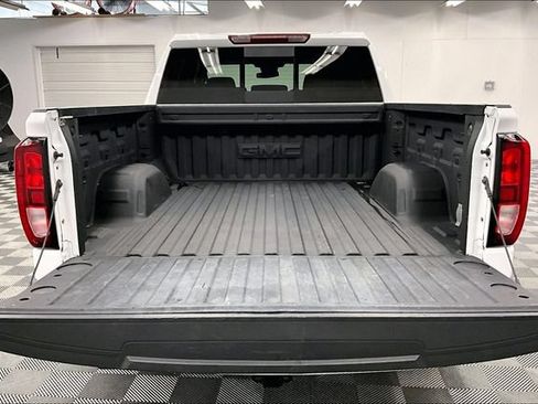 Used 2024 GMC Sierra 1500 SLE w/ Preferred Package AWD/4WD image 32
