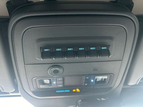 New 2025 Ford Bronco Badlands image 54