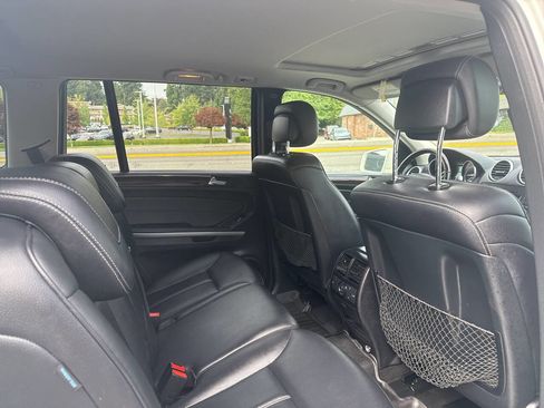 Used 2011 Mercedes-Benz GL 320 BlueTEC 4MATIC w/ Premium 2 Pkg image 21