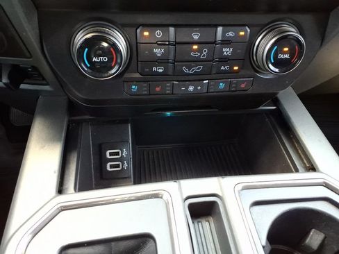Used 2019 Ford F150 Raptor w/ Equipment Group 802A Luxury AWD/4WD image 31