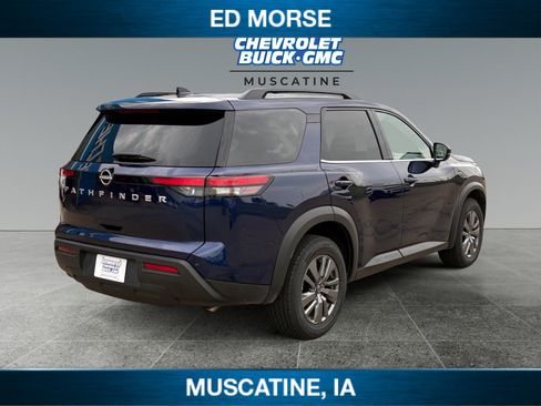 Used 2025 Nissan Pathfinder SV FWD image 5