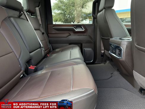Used 2025 GMC Sierra 3500 Denali w/ Denali Reserve Package image 28