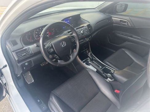 Used 2016 Honda Accord Sport image 11