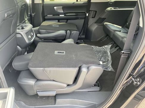 New 2025 Ford Expedition Max Platinum image 11