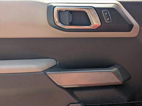 Used 2021 Ford Bronco Wildtrak image 10