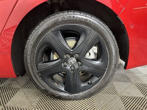 Used 2021 Toyota Prius image 34