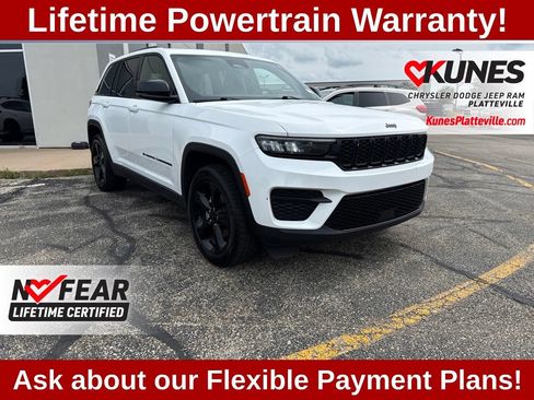 Used 2023 Jeep Grand Cherokee Altitude AWD/4WD image 3
