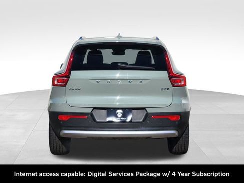 Certified 2023 Volvo XC40 B5 Plus w/ Driver Assist Package AWD/4WD image 8