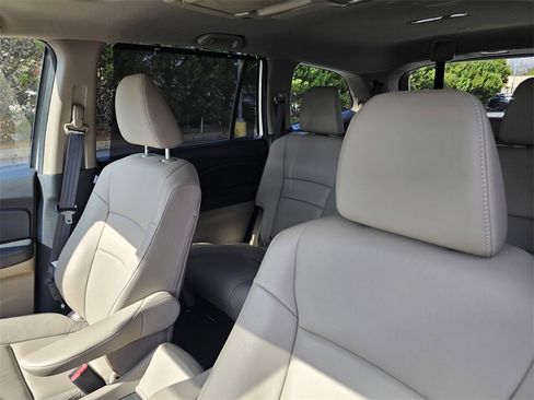 Used 2022 Honda Pilot Touring image 17