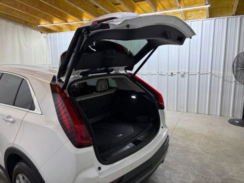 Used 2023 Cadillac XT4 Premium Luxury w/ Technology Package AWD/4WD image 10