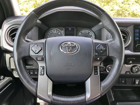 Used 2019 Toyota Tacoma TRD Sport RWD image 24