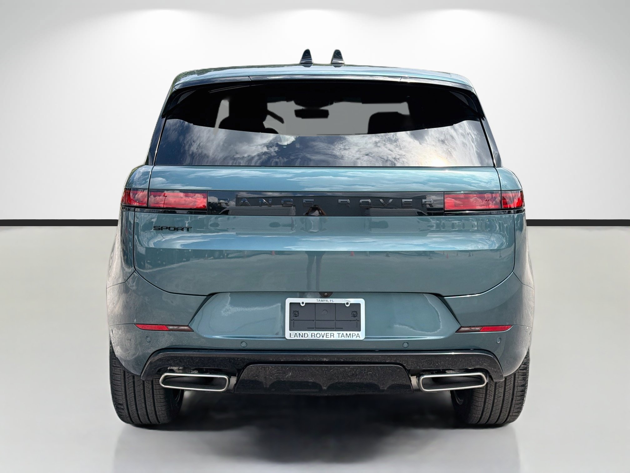 New 2027 Land Rover Range Rover Sport Dynamic SE AWD/4WD image 4