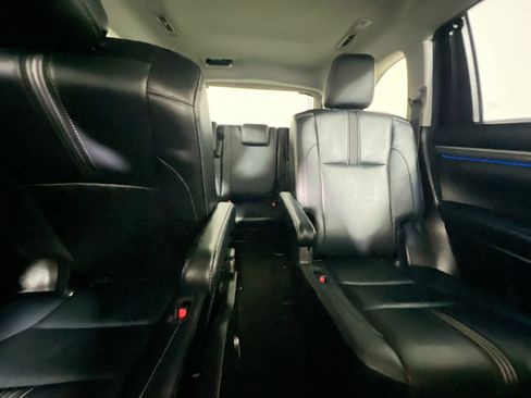 Used 2018 Toyota Highlander SE FWD image 32