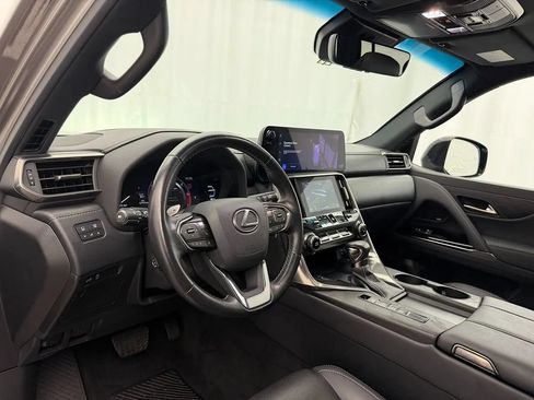 Used 2023 Lexus LX 600 4WD w/ Appearance Package image 9