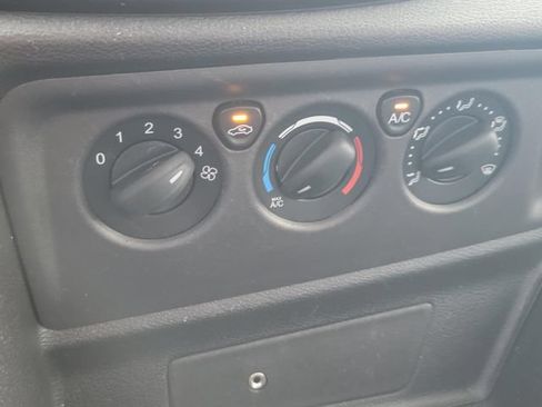 Used 2019 Ford Transit 150 130 Low Roof RWD image 30