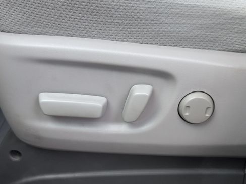Used 2018 Toyota Sienna LE FWD image 5