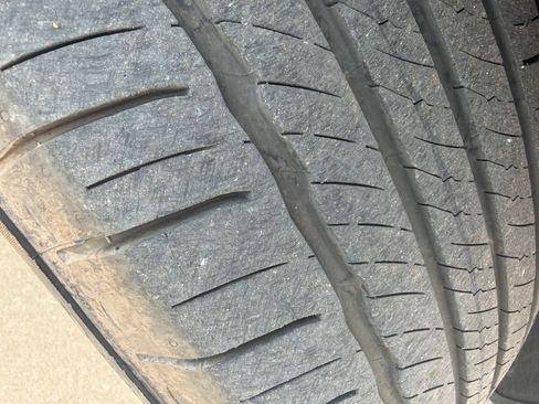 Used 2025 Cadillac XT5 Luxury w/ LPO, Floor Liner Package FWD image 9