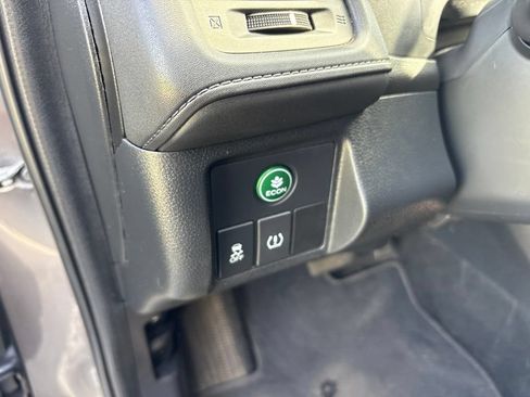 Used 2017 Honda HR-V LX image 16