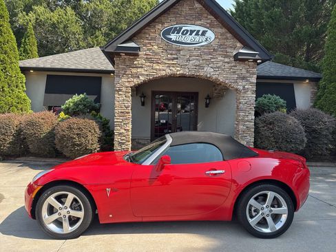 Used 2008 Pontiac Solstice Convertible w/ Preferred Package RWD image 1