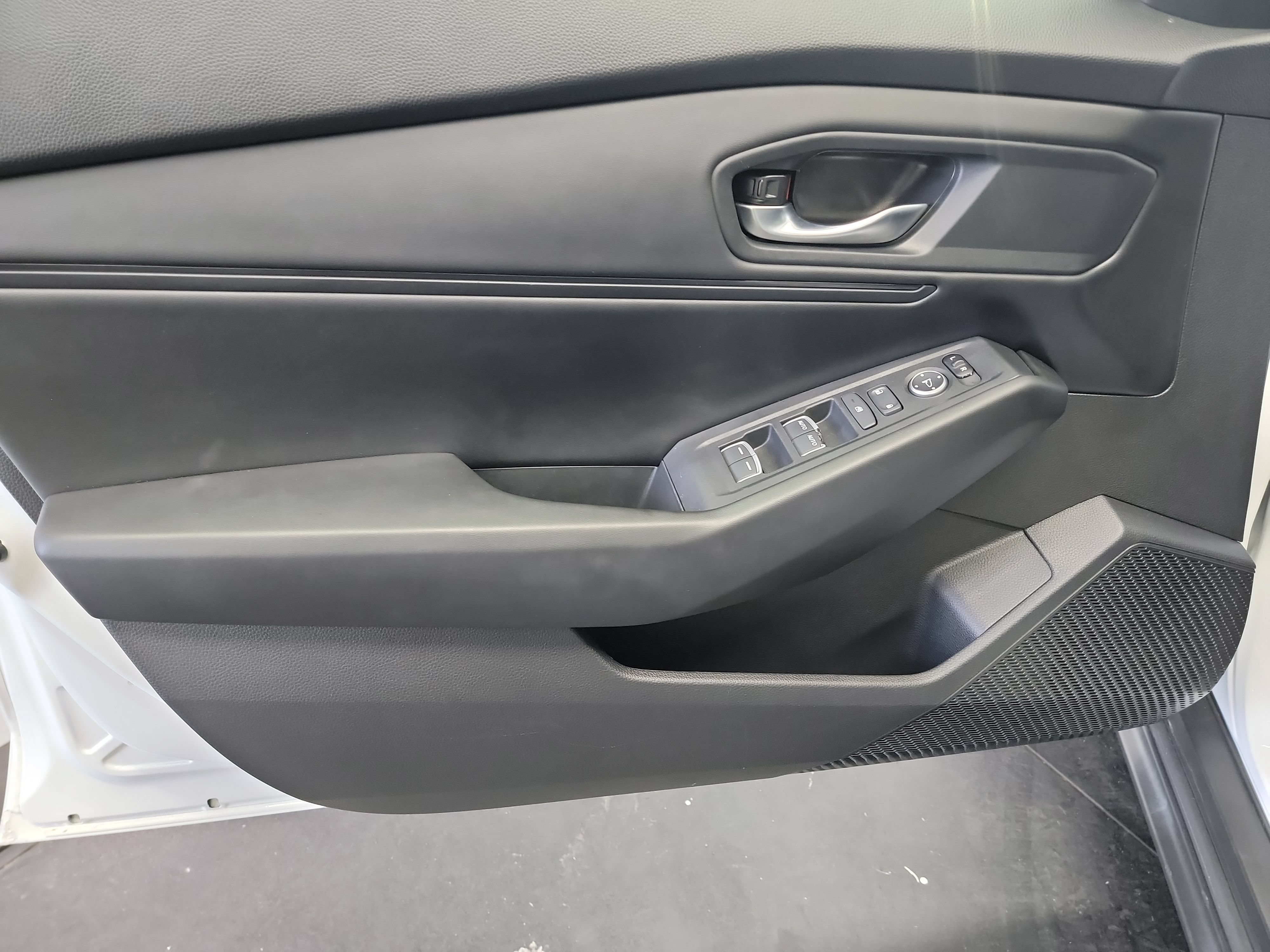 Certified 2023 Honda Accord EX image 13