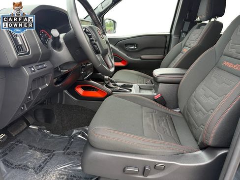 Certified 2025 Nissan Frontier PRO-4X AWD/4WD image 9