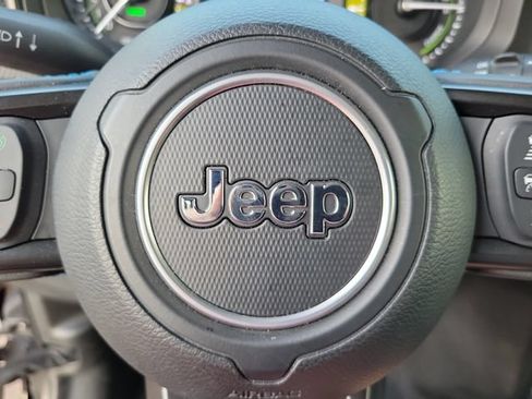 Used 2024 Jeep Wrangler Unlimited Rubicon 4xe AWD/4WD image 29