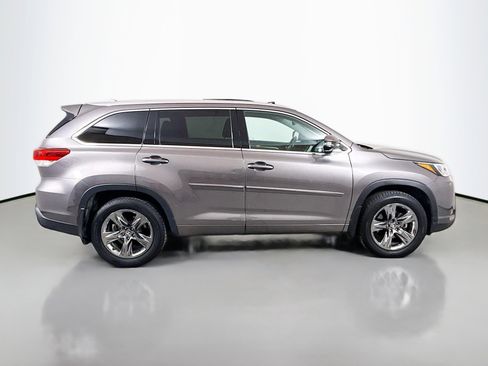 Used 2018 Toyota Highlander Limited Platinum image 8