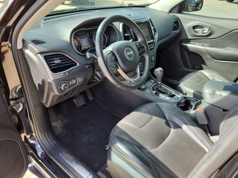 Used 2019 Jeep Cherokee Limited AWD/4WD image 10