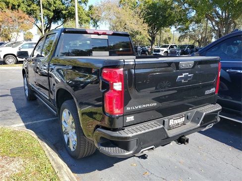 Used 2022 Chevrolet Silverado 1500 High Country w/ High Country Premium Package image 3