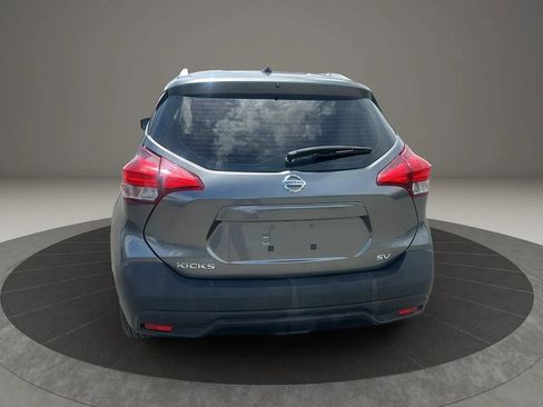 Used 2019 Nissan Kicks SV FWD image 4