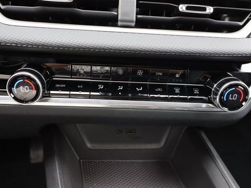 New 2026 Chevrolet Equinox LT w/ Convenience Package II image 12