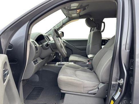 Used 2019 Nissan Frontier SV image 14