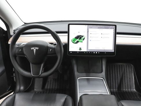 Used 2024 Tesla Model Y Long Range image 27