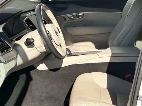 Certified 2023 Volvo XC90 B6 Plus image 23