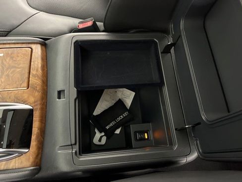 Used 2024 Nissan Armada SL image 26