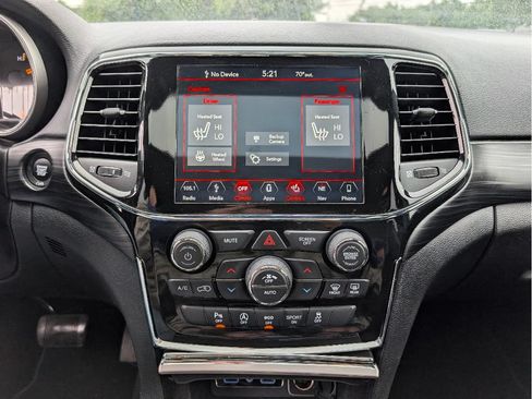 Used 2019 Jeep Grand Cherokee Altitude AWD/4WD image 28