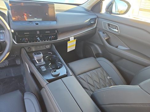 New 2026 Nissan Rogue Platinum w/ Platinum Premium Package image 19